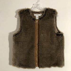 L.O.G.G. H&M 
Faux fur zipper vest
Sz: 8